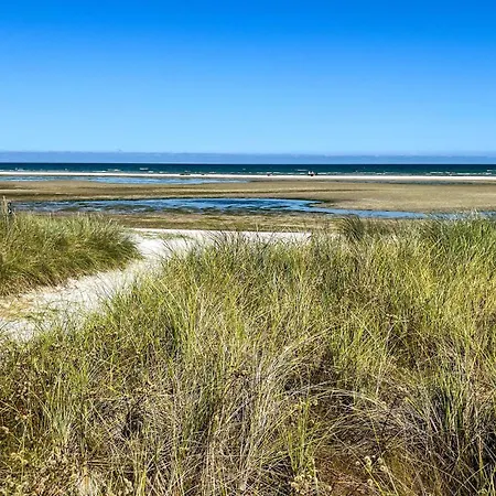 2 Bedroom Gorgeous In Holiday home